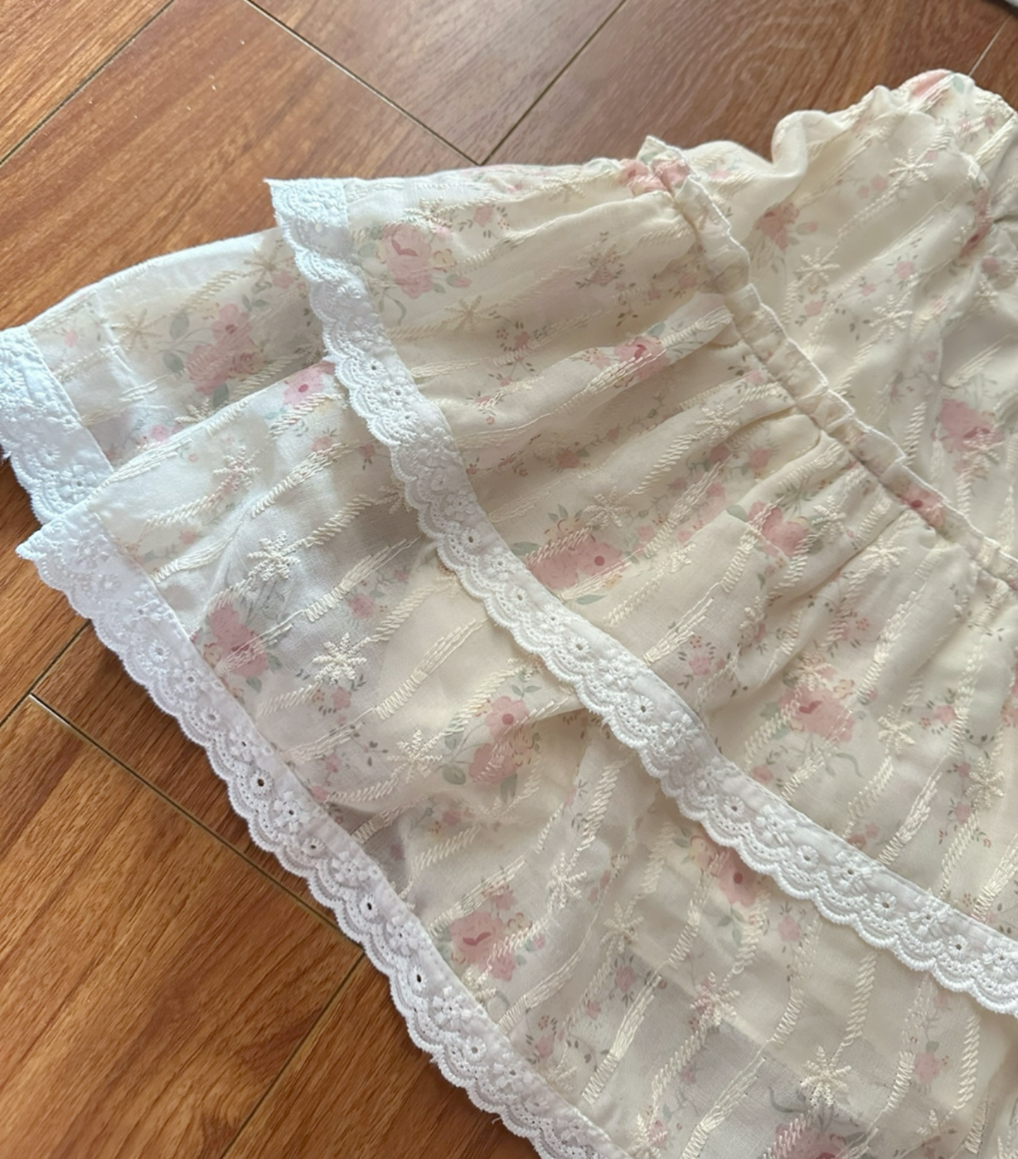 Milk petal skirt (ver 2)
