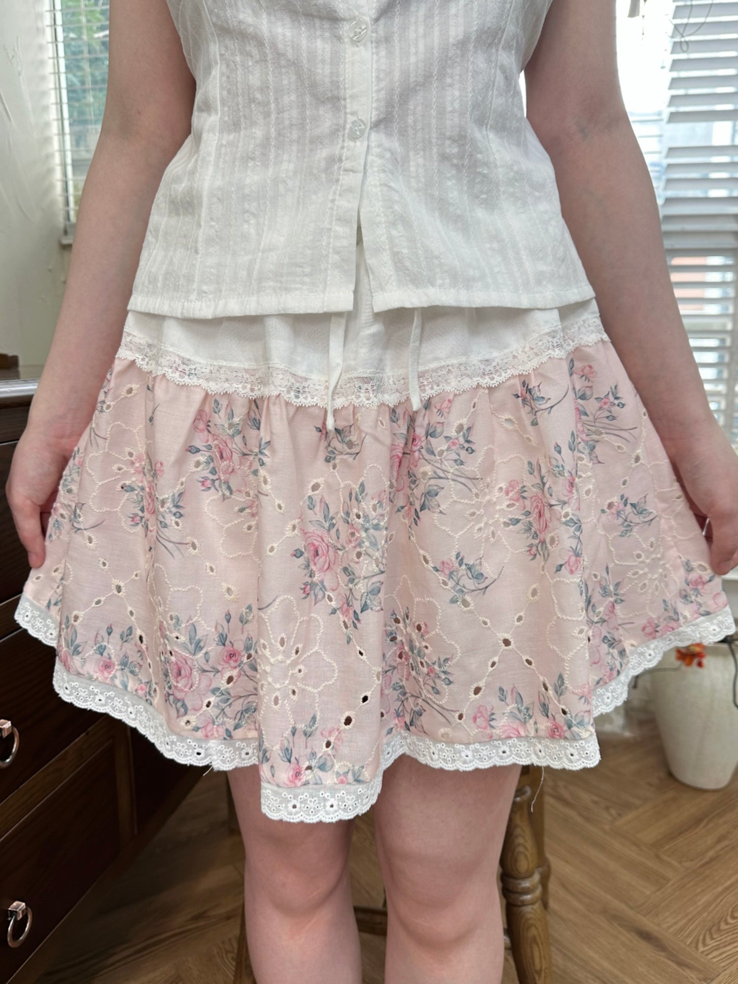 Shana lace skirt